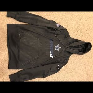 Dallas Cowboys Nike sweatshirt.